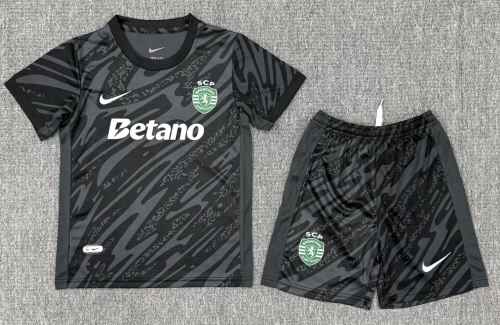 Kids 2025/26 Sporting Lisbon Goalkeeper Black Kids/Youth Soccer Uniform-522