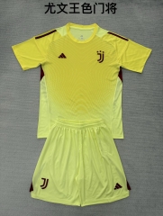 2025/26 Juventus Goalkeeper Yellow Soccer Uniform-208