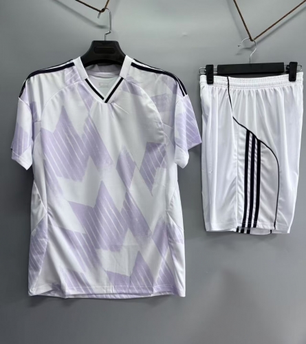 Customize 2025/26 Manited United Away White Soccer Uniform-DN