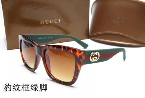 Gucc*i Sunglass With Case Q0034-14 (3)