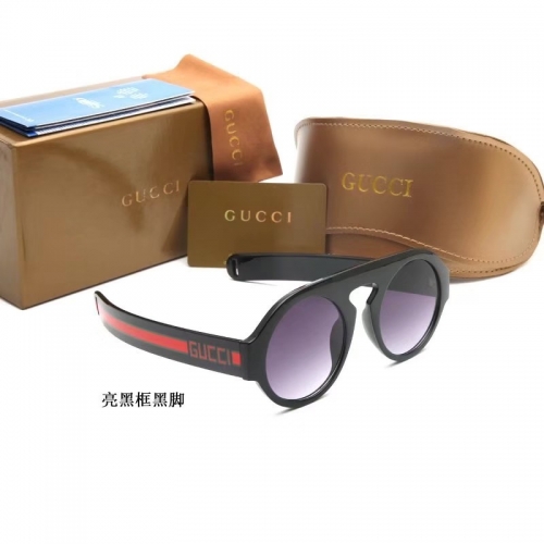 Gucc*i Sunglass With Case Q0256-13 (1)