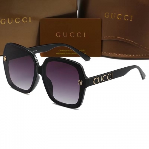 Gucc*i Sunglass With Case Q0610-15 (5)