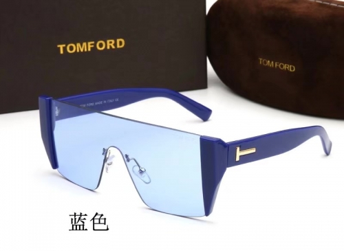 Tomfor*d  Sunglass With Case Q97375-16 (3)