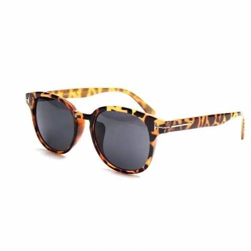 Tomfor*d  Sunglass With Case Q0400 (2)