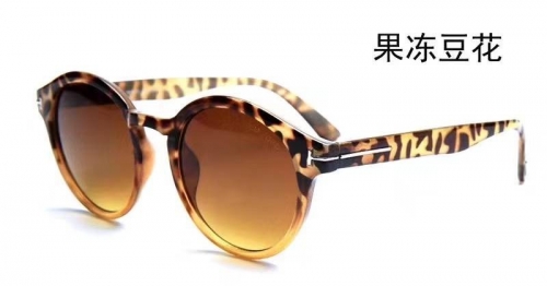 Tomfor*d  Sunglass With Case Q0399-12 (4)