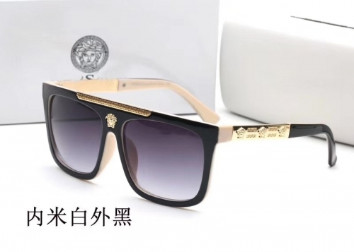 Versac*e Sunglass With Case Q9264-14 (3)