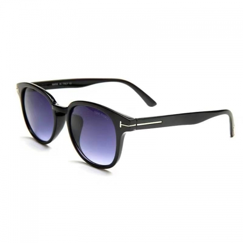 Tomfor*d  Sunglass With Case Q0400 (4)