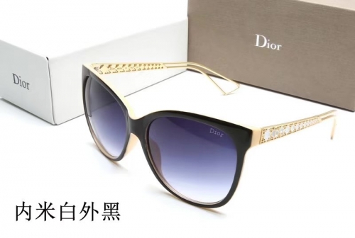 Dio'r Sunglass With Case  Q003-15 (2)