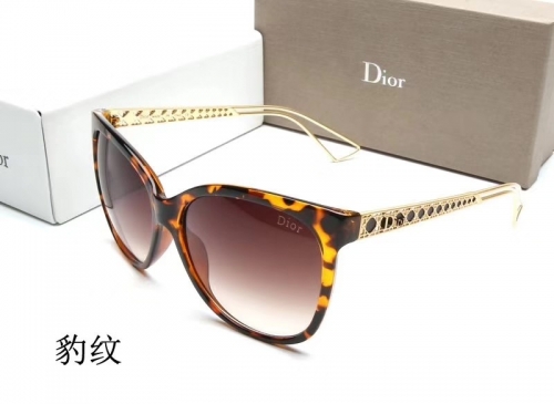 Dio'r Sunglass With Case  Q003-15 (5)