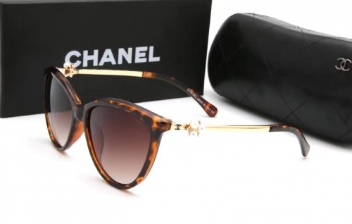 Chane'l Sunglass With Case  Q9290-15 (2)