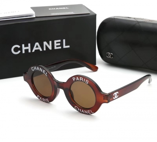 Chane'l Sunglass With Case  Q01495-10 (2)