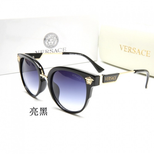 Sunglass with case Q220527-QV1657 (4)