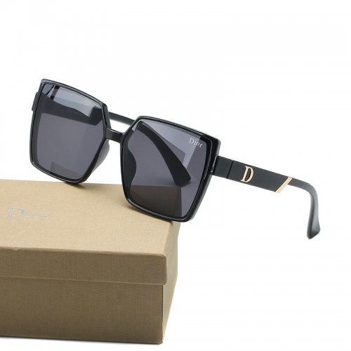 Sunglass with case Q220527-QD9473 (4)