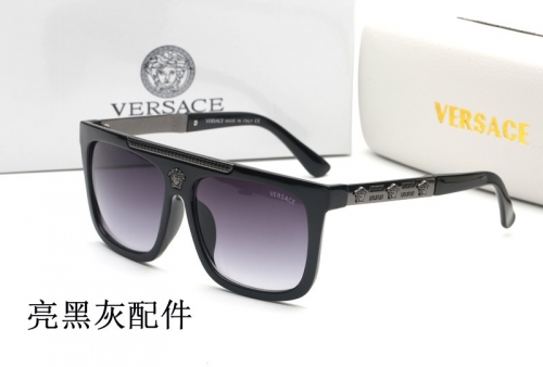 Sunglass with case Q220527-QV9264 (1)