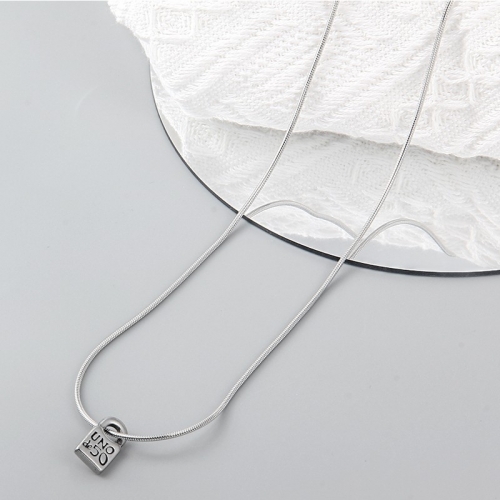 Stainless Steel Uno Necklace UNN220813 (1)