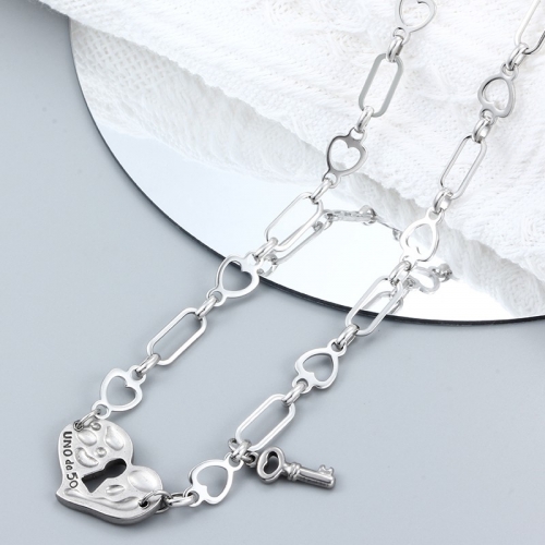 Stainless Steel Uno Necklace UNN220814 (4)