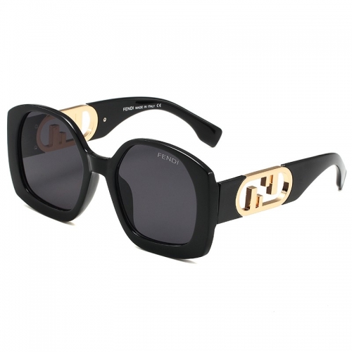 Fend*i Sunglass with case Q9527 (1)