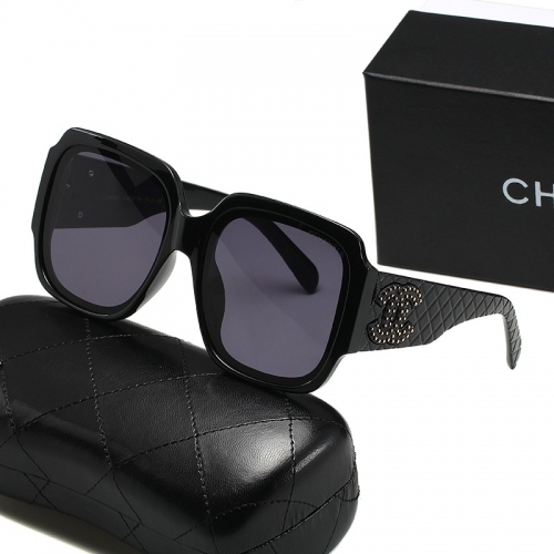 Chane'l Sunglass with case Q6202 (1)