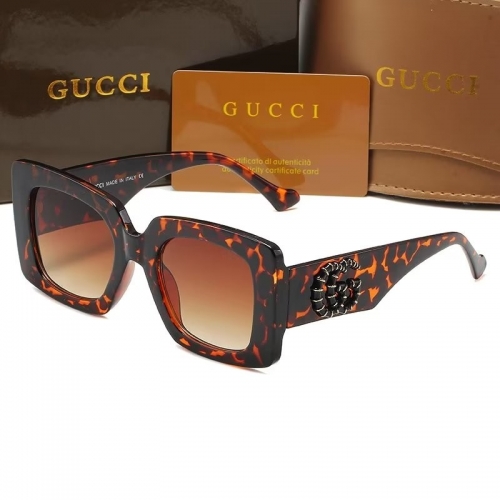 Sunglass with Case QG1131-15 (2)