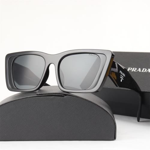 Sunglass With Case 30F1816-30