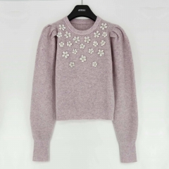 SWEATER WITH PEARL FLOWERS