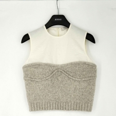 CONTRAST KNIT TOP