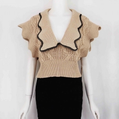 KNIT TOP WITH CONTRAST COLLAR