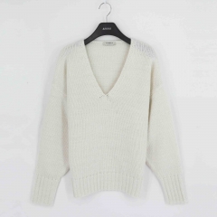 V NECK KNIT SWEATER