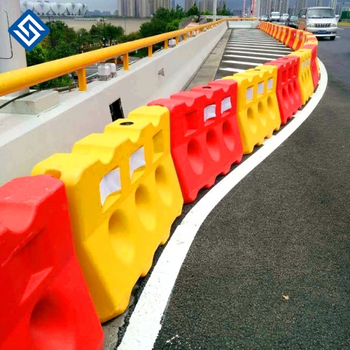 PE Material Molding Traffic Road Safety Plastic Flood Water Filled Barrier