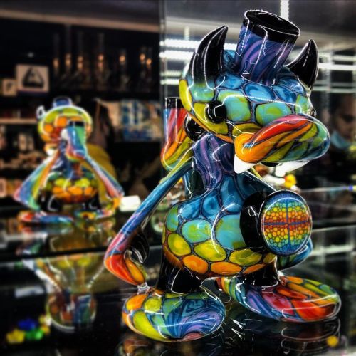 Glass Bongs or Acrylic Bongs?