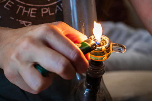 Quelle est la meilleure façon de réduire le goudron de la fumée de cannabis?