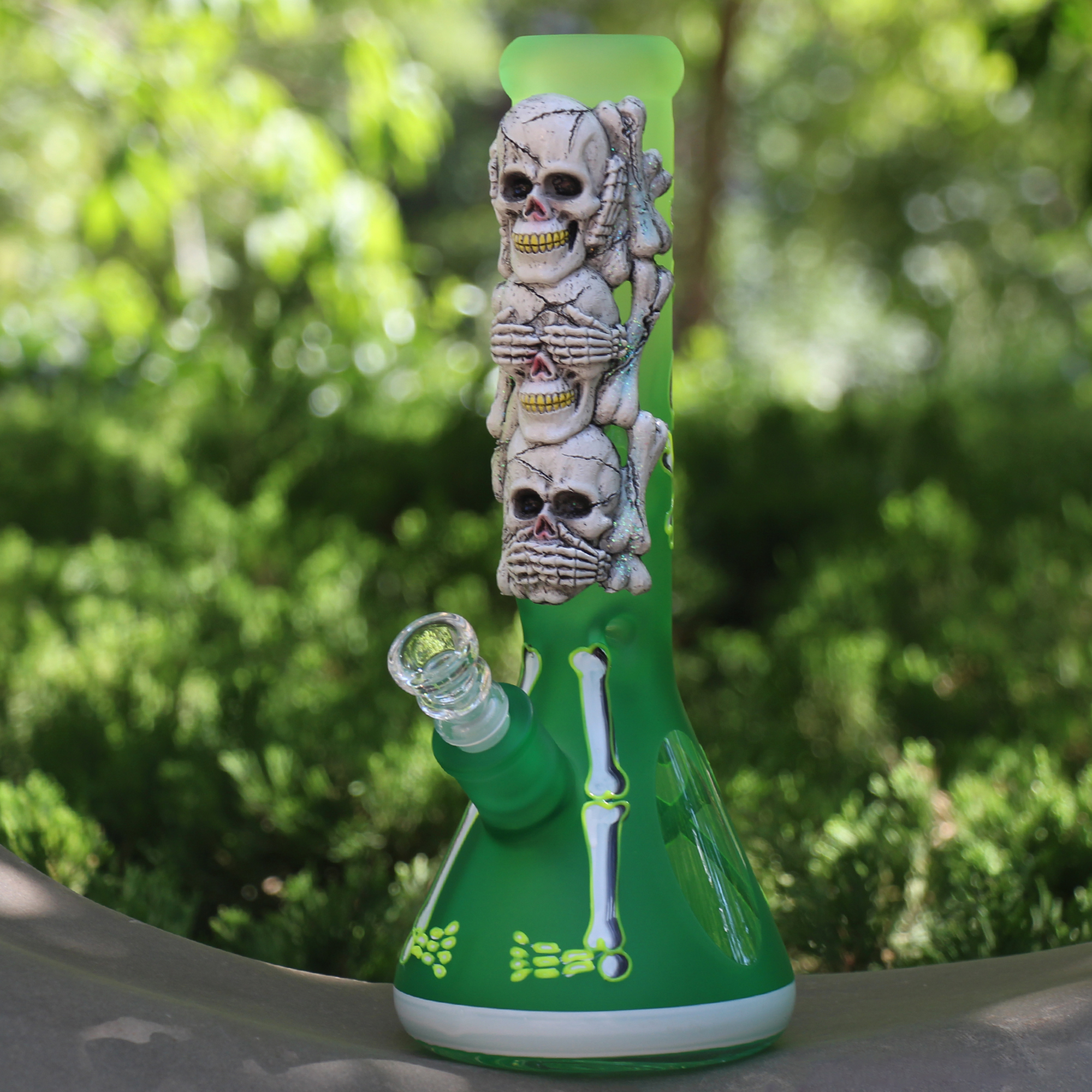 three skulls paster decoration water bong