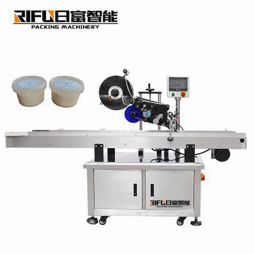 Automatic flat surface top labeling machine