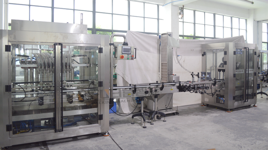 Automatic ketchup oyster sauce bottle filling capping line