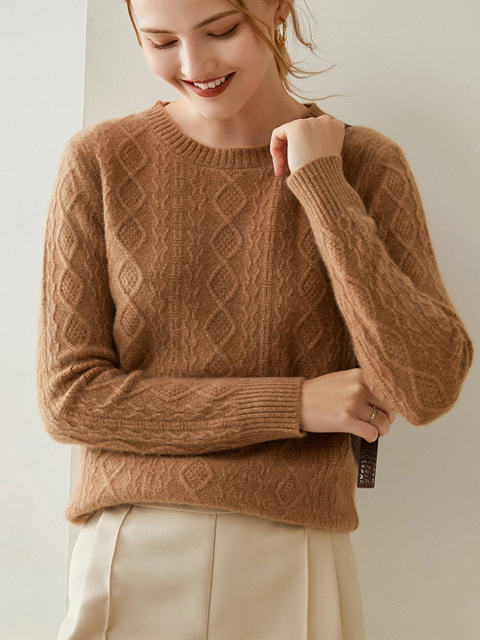 Round Neck Pullover With Twist Pattern Bottomed Sweater