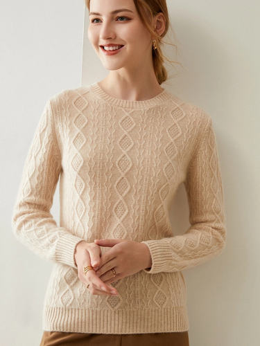 Round Neck Pullover With Twist Pattern Bottomed Sweater