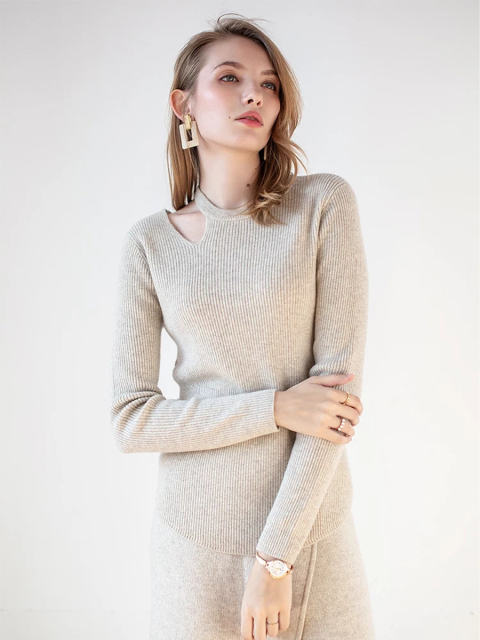 Crew Neck Bottomed Hollow Pullover Sweater