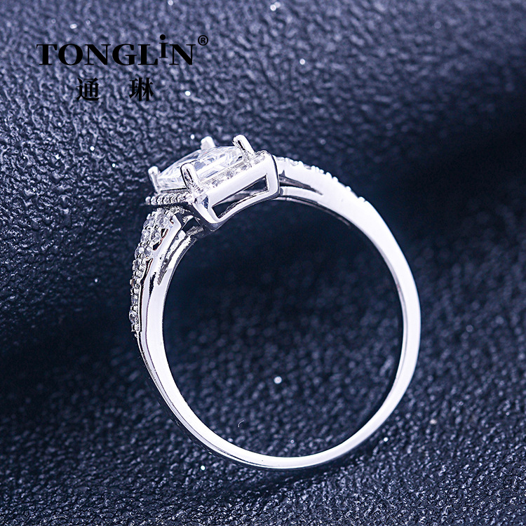 Bague en zircone cubique coupe princesse en argent sterling pour femmes