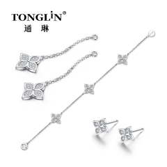 Lucky Flower 925 Sterling Silver Necklace And Earrings Set