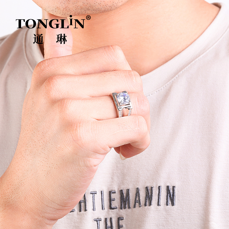 Stylish Rhodium Plated Men's Cubic Zirconia 925 Silver Rings