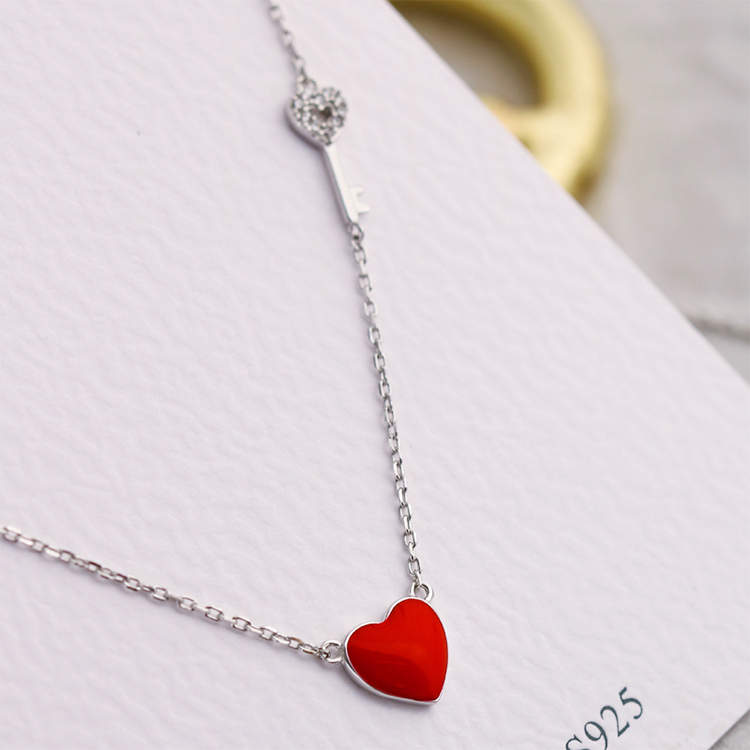 Stylish 925 Sterling Silver Necklace With Heart Pendant