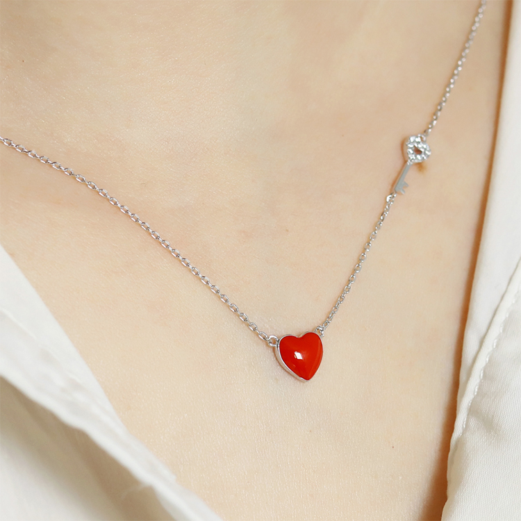 Elegante collana in argento sterling 925 con ciondolo a cuore