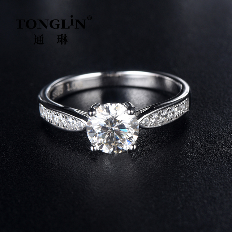 925 Silver 4 Prong Round Moissanite Pave Engagement Ring