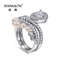 Pear Shape Cubic Zirconia Silver Pearl Engagement Ring Set