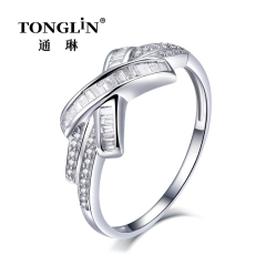 Fashion Criss Cross 14K White Gold Diamond Ring For Women