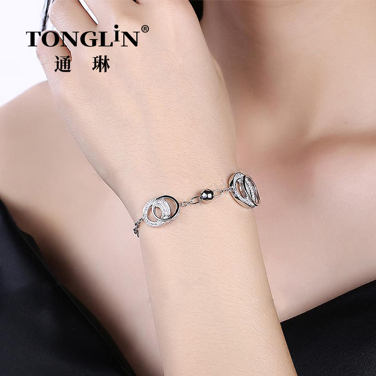 925 Silver Interlocking Circles Bracelet With Cubic Zirconia