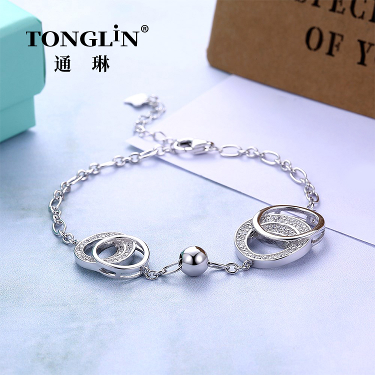 925 Silver Interlocking Circles Bracelet With Cubic Zirconia