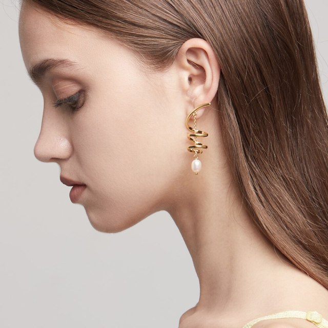 ENFASHION Tornado Drop Earrings For Women Gold Color Natural Pearl Earrings 2021 Wedding Fashion Jewelry Pendientes E211292