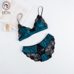 Leechee Cloth Underwear French Sexy Lingerie Set For Women  Silk Triangle Cup Without Underwire Hollow Out Lace