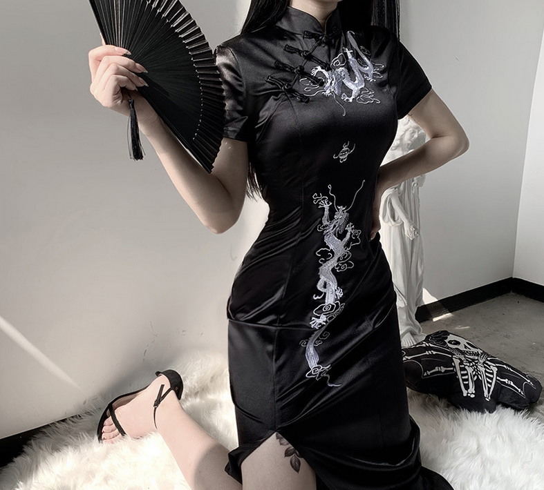 2 Sets Sexy Black Embroidered Chinese cheongsam